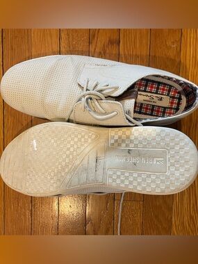 Ben Sherman Perforated Lace-Up Oxfords in Off-White